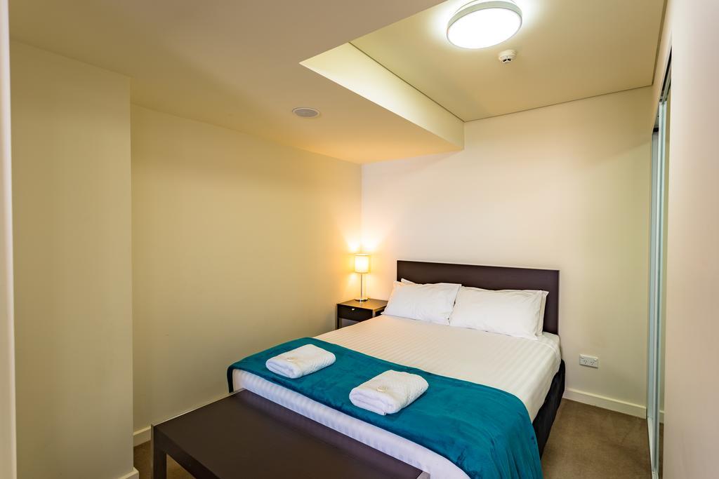 Hotel 111 Newcastle Bagian luar foto