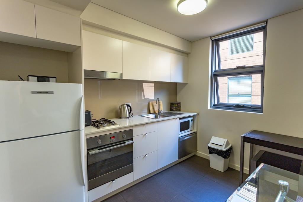Hotel 111 Newcastle Bagian luar foto