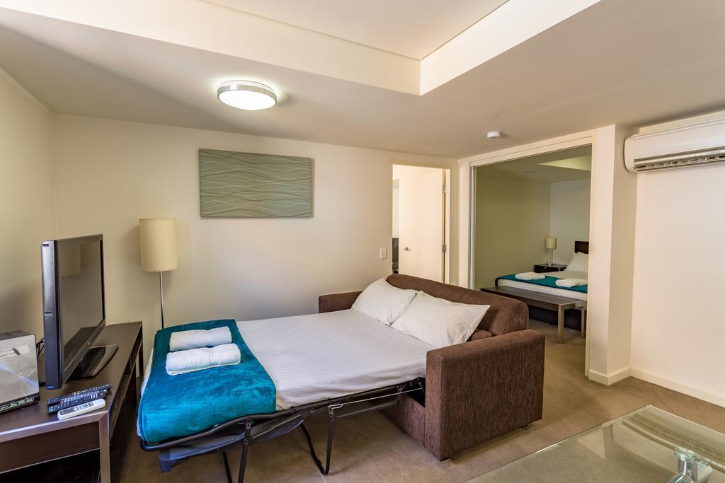 Hotel 111 Newcastle Bagian luar foto