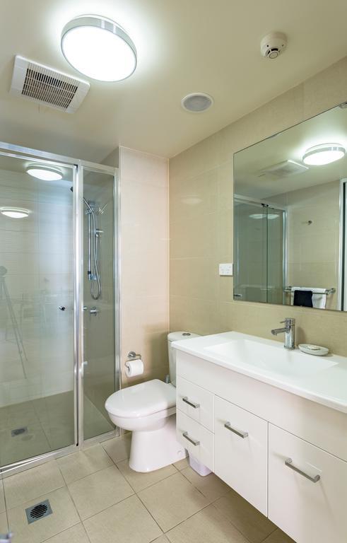Hotel 111 Newcastle Bagian luar foto